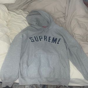 Supreme logo hoodie
